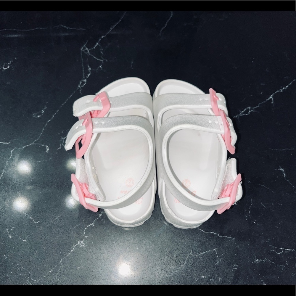 Sandals - Picture 3 of 3